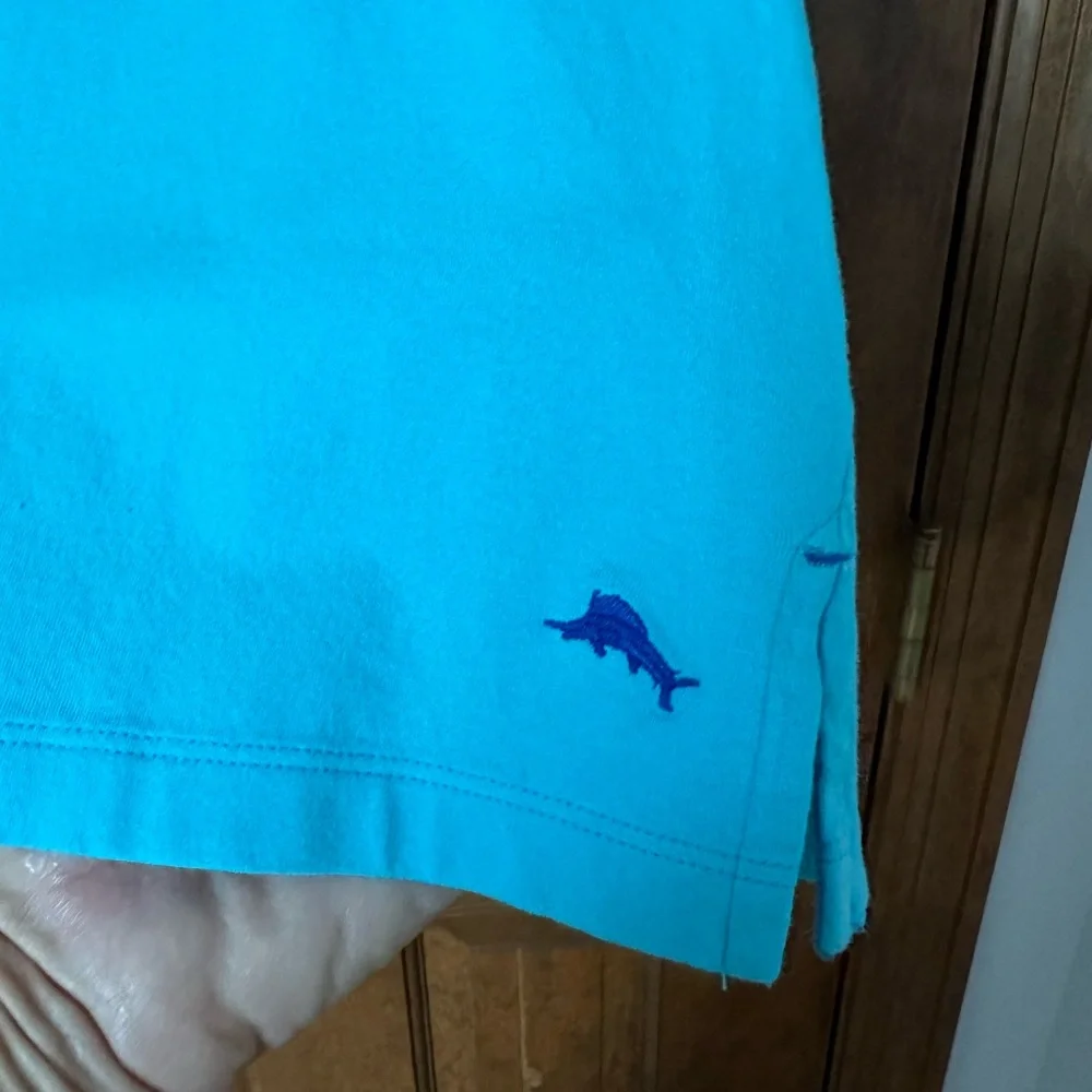 NWT Women’s Medium Tommy Bahama Blue Polo Shirt - Picture 3 of 5
